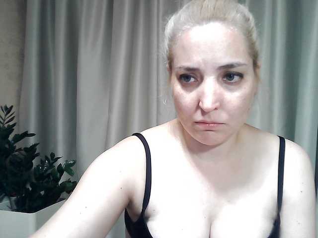 mariska-kiska live cam on BongaCams