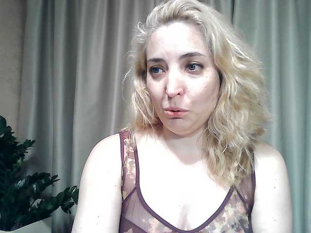 mariska-kiska live cam on BongaCams