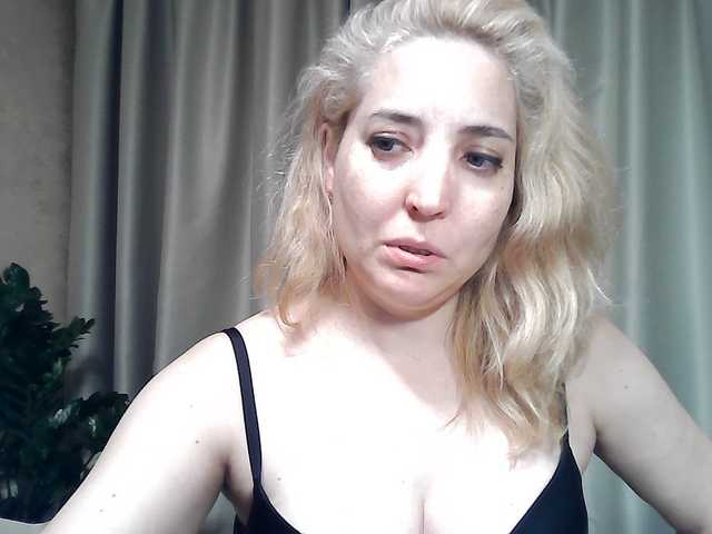 mariska-kiska live cam on BongaCams