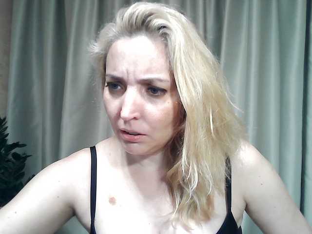 mariska-kiska live cam on BongaCams