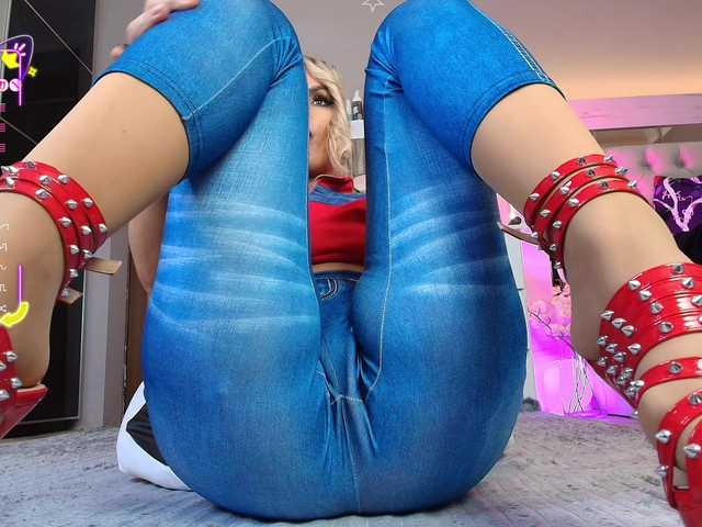 Allesya23 live cam on BongaCams