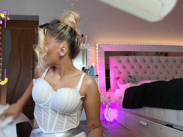 Allesya23 live cam on BongaCams
