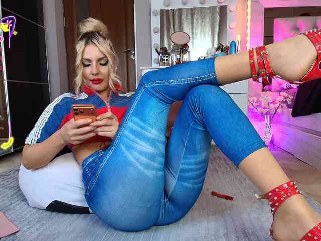 Allesya23 webcam