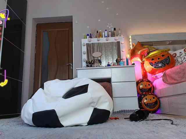Allesya23 webcam