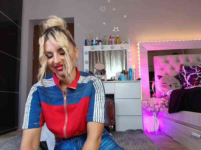 Allesya23 webcam
