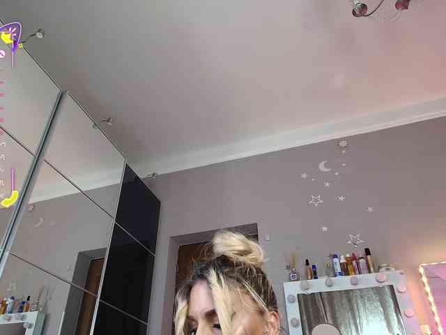 Allesya23 webcam
