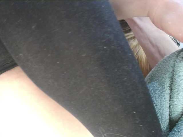 JulieSquirts live cam preview