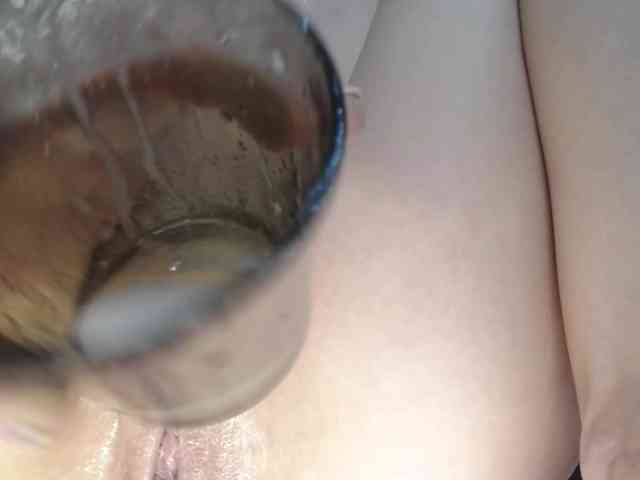 JulieSquirts webcam