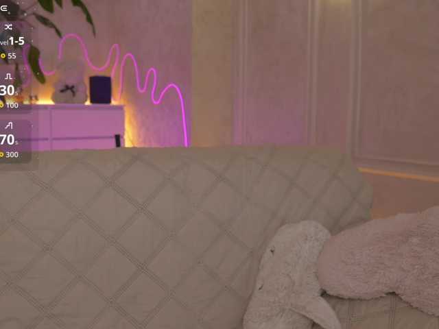 RoyalW live webcam show