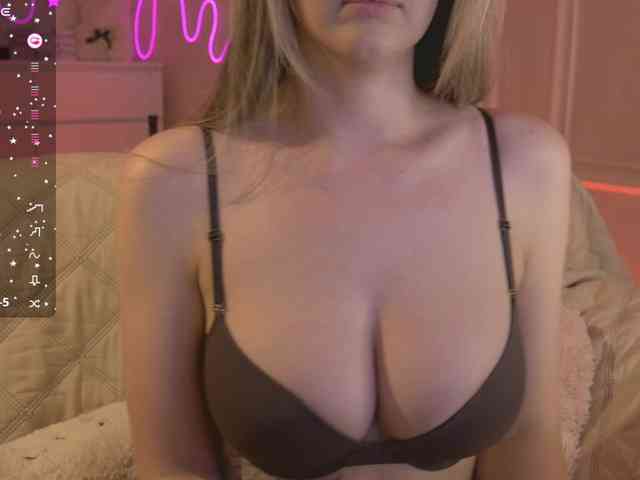RoyalW webcam
