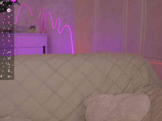 RoyalW webcam