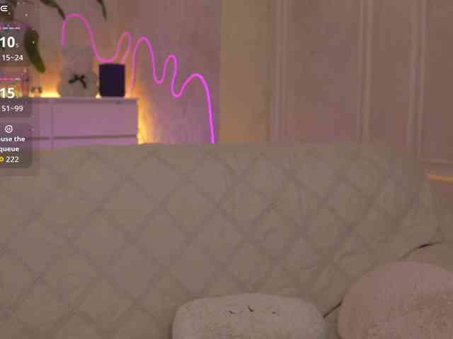 RoyalW webcam