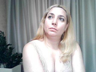 KickaIricka Porn Show