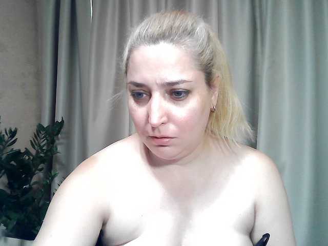 KickaIricka live cam on BongaCams