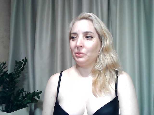KickaIricka live cam on BongaCams