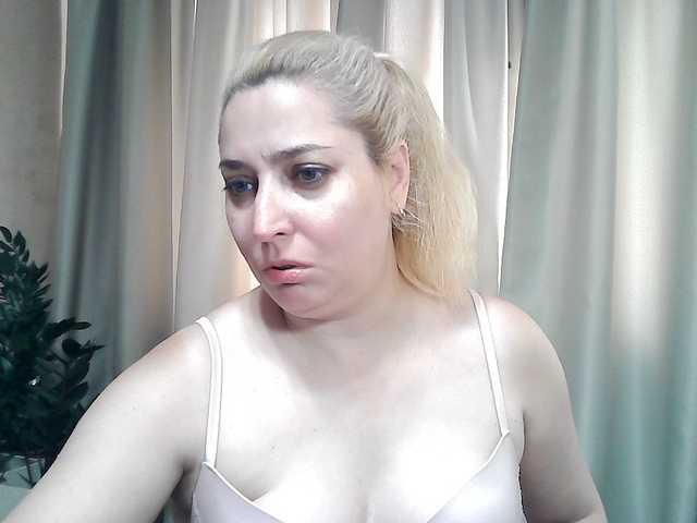 KickaIricka live cam on BongaCams