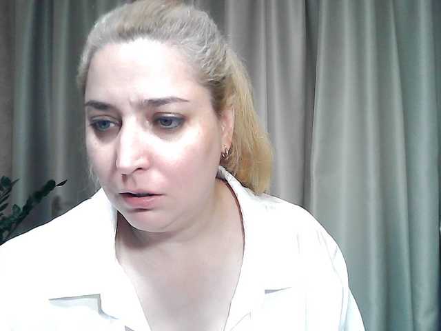 KickaIricka live cam preview