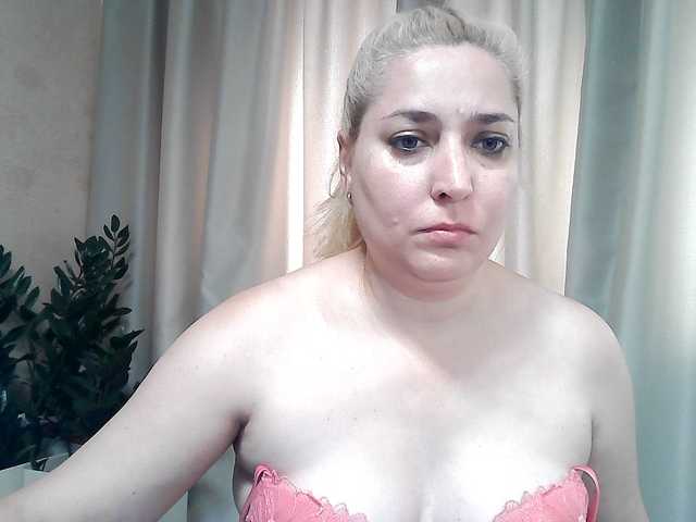KickaIricka live cam on BongaCams