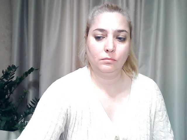 KickaIricka live cam preview