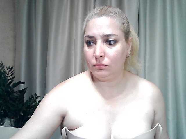KickaIricka live cam on BongaCams