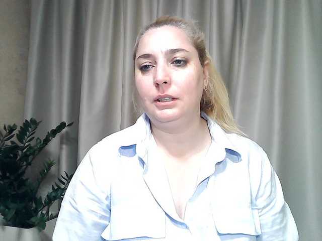 KickaIricka live cam preview
