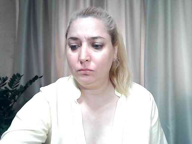 Kickairicka's cam show statistics and live stream