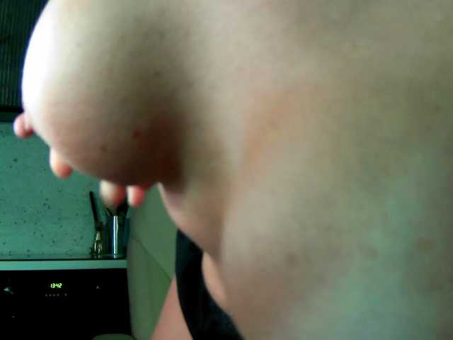 Mashulya29 live cam on BongaCams