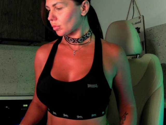 Mashulya29 live cam on BongaCams