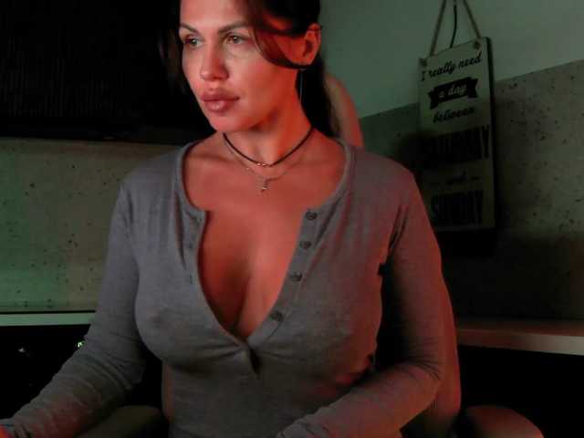 Mashulya29 live cam on BongaCams