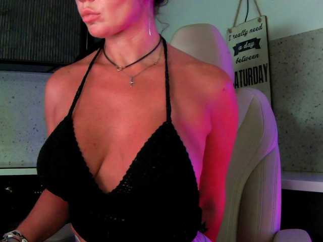 Mashulya29 live cam on BongaCams