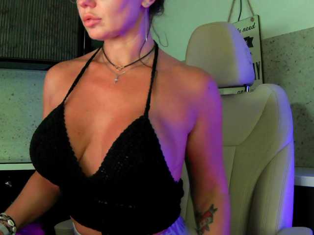 Mashulya29 live cam on BongaCams