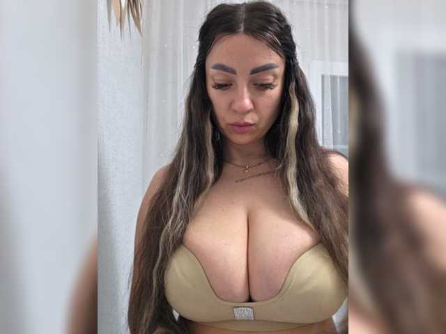 vipbrunetka