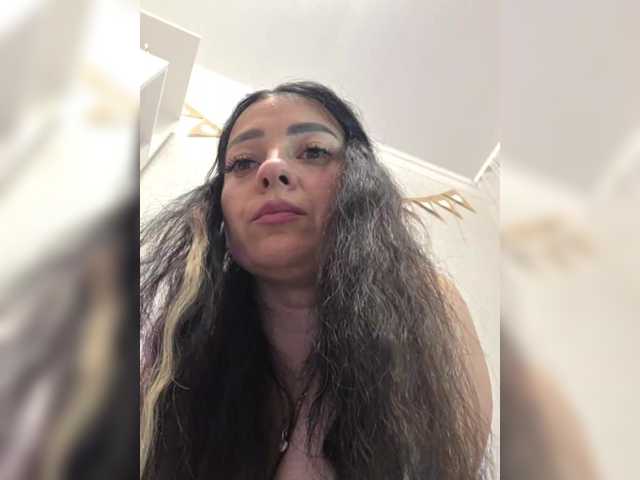 vipbrunetka live cam on BongaCams