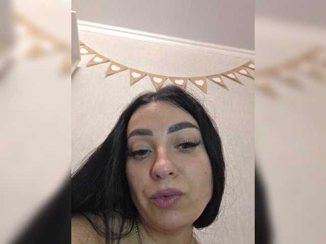 vipbrunetka