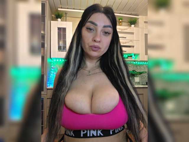 vipbrunetka