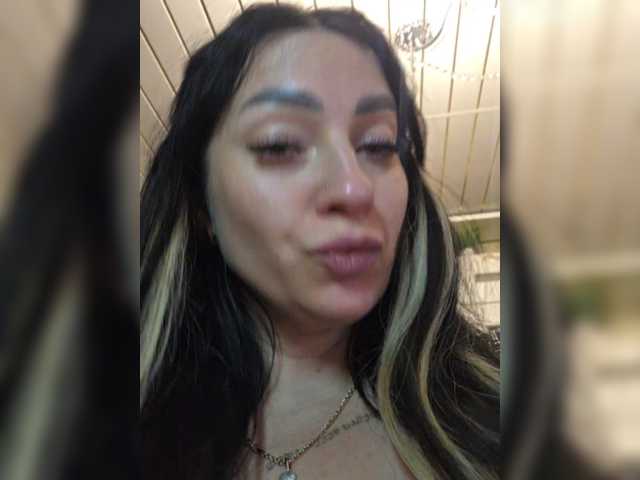 vipbrunetka