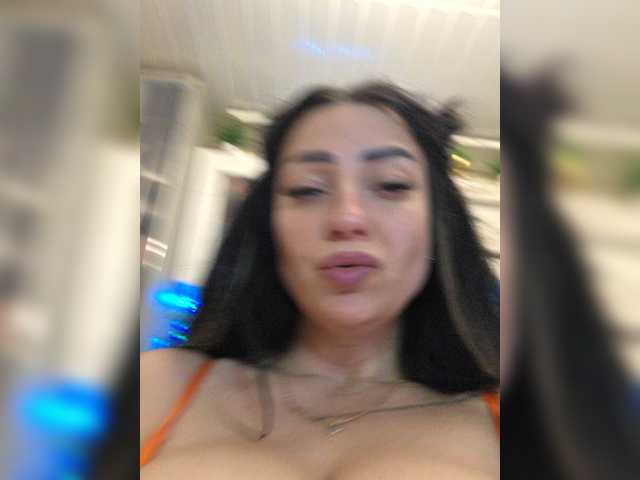 vipbrunetka