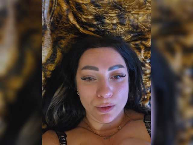 vipbrunetka