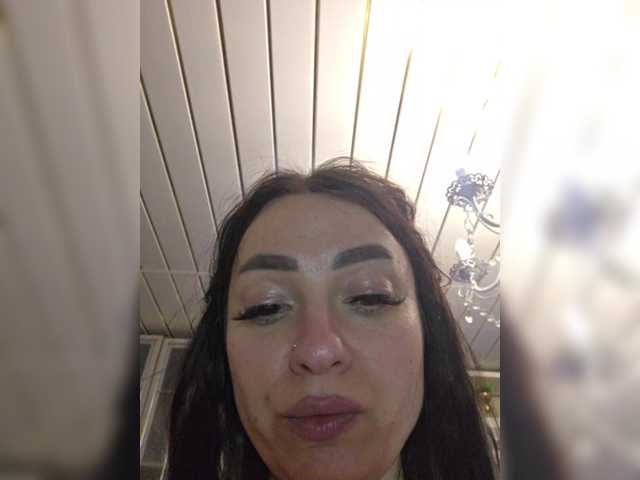 vipbrunetka