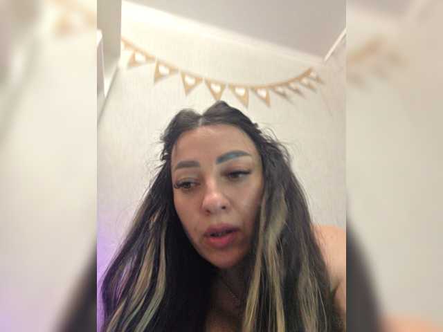 vipbrunetka live cam on BongaCams