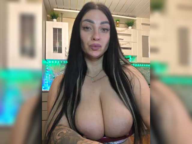 vipbrunetka