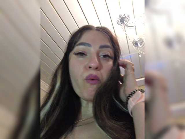 vipbrunetka