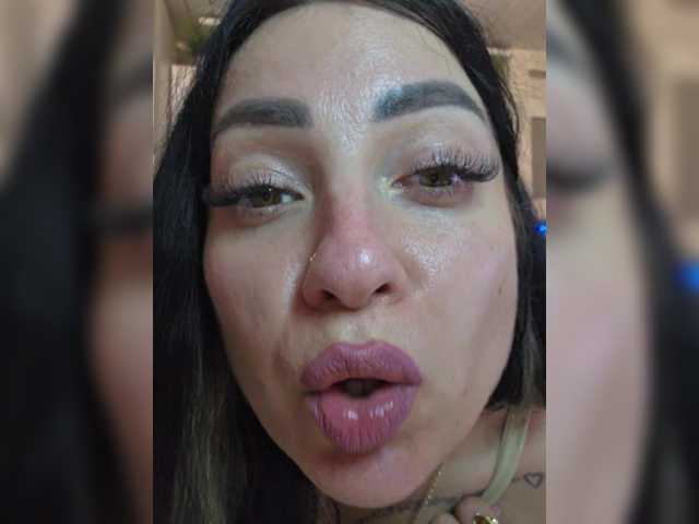 vipbrunetka