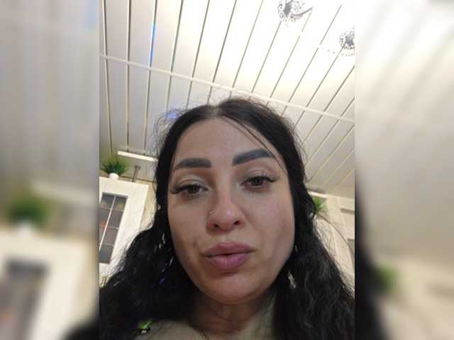 vipbrunetka live webcam show