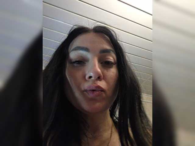 vipbrunetka