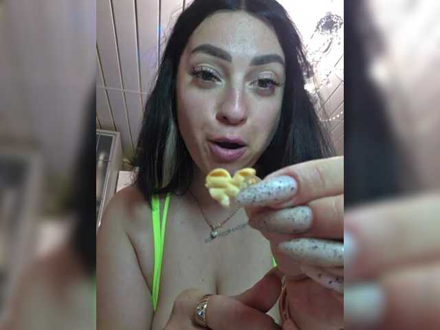vipbrunetka