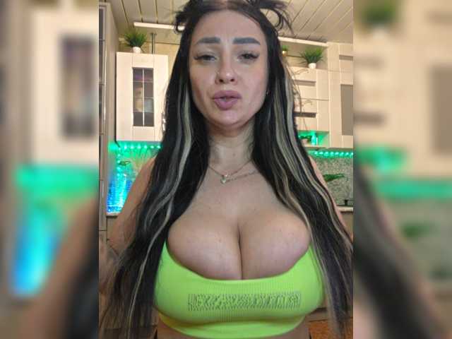 vipbrunetka