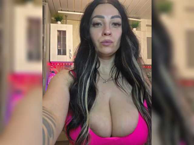 vipbrunetka
