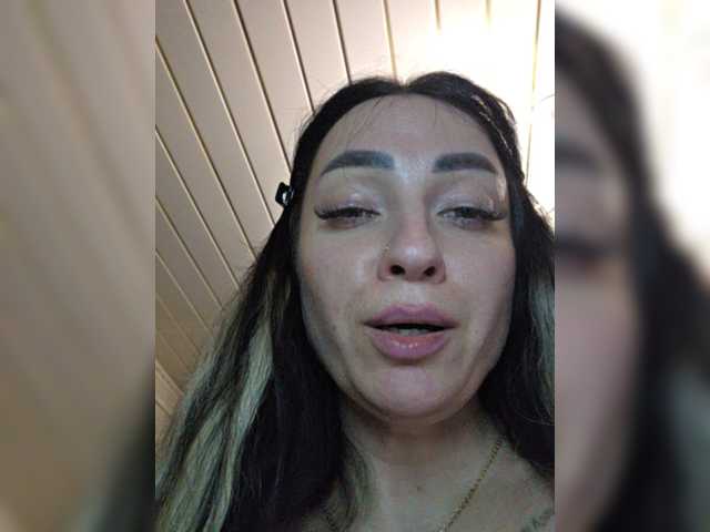 vipbrunetka