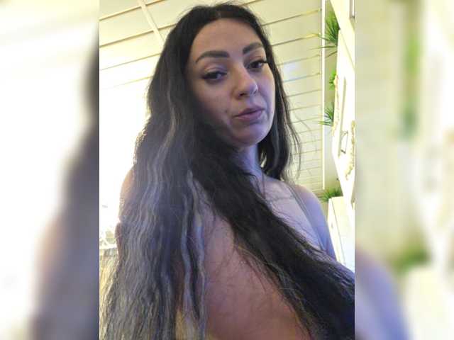 vipbrunetka